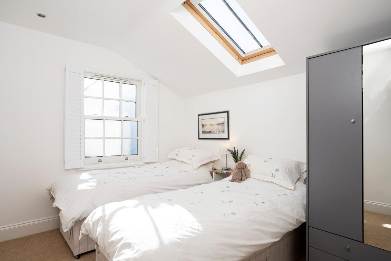 Finest Retreats - Lighthouse Cottage Rampside Экстерьер фото